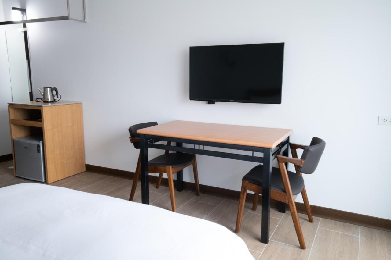 Liann Hotel Taichung Dış mekan fotoğraf